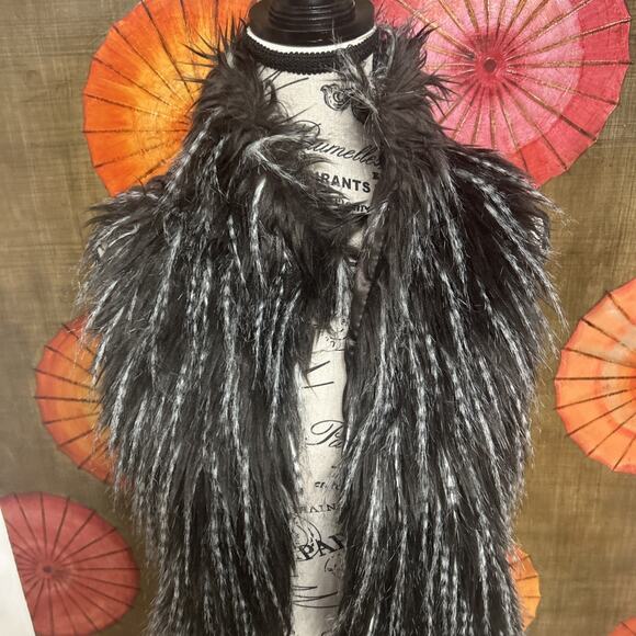 Adrianna Papell Black Faux Fur Sweater Vest Modern Luxe Versatile Glam Size S - Picture 2 of 7